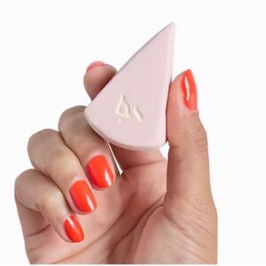 LYS BEAUTY
Confident Precision Makeup Sponge